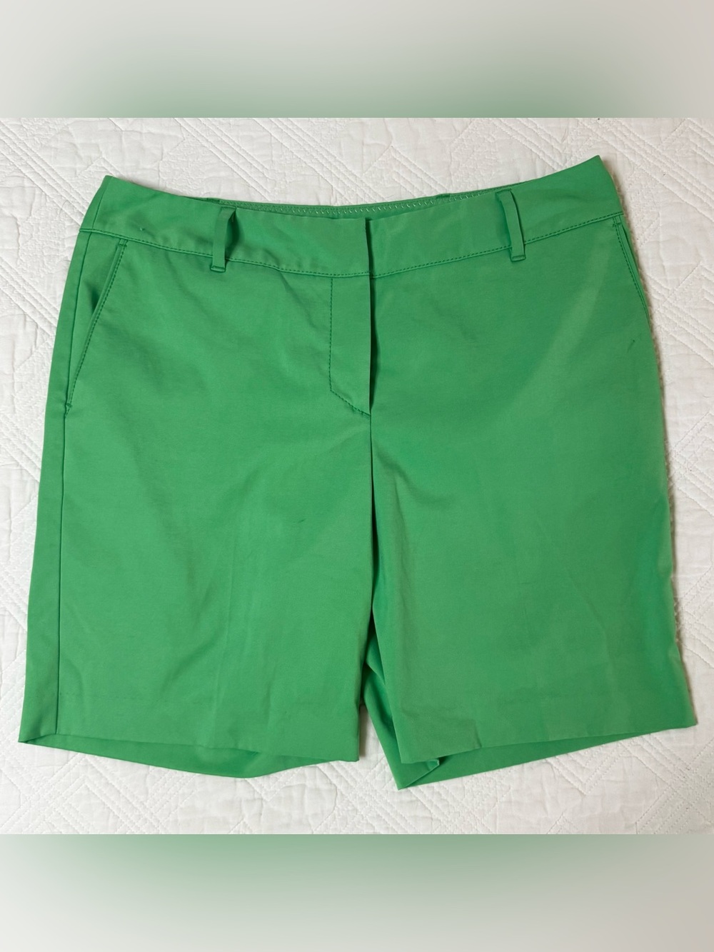 Cutter & Buck Annika Bright Green Women's Stretch Golf Shorts Size 10